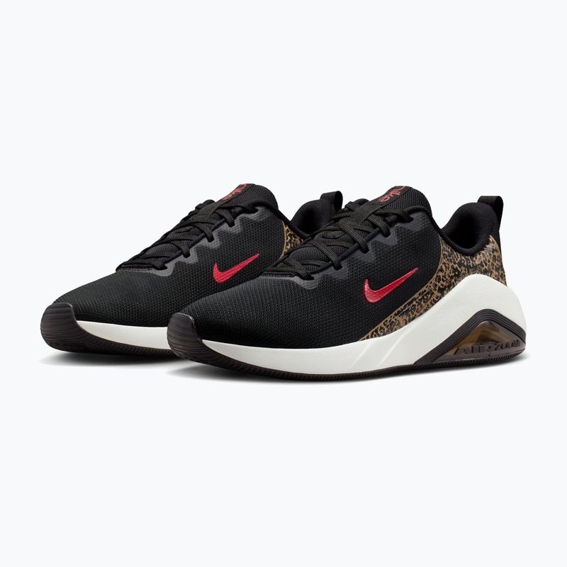 Scarpe da allenamento donna Nike Bella 7 black/british khaki/fusion red 3