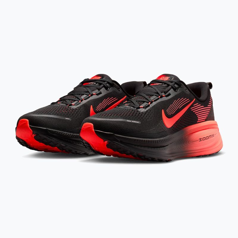 Scarpe da corsa uomo Nike Vomero 18 black/university red/bright crimson 3