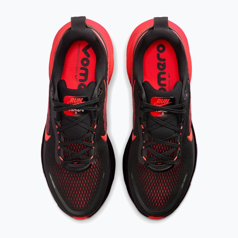 Scarpe da corsa uomo Nike Vomero 18 black/university red/bright crimson 5