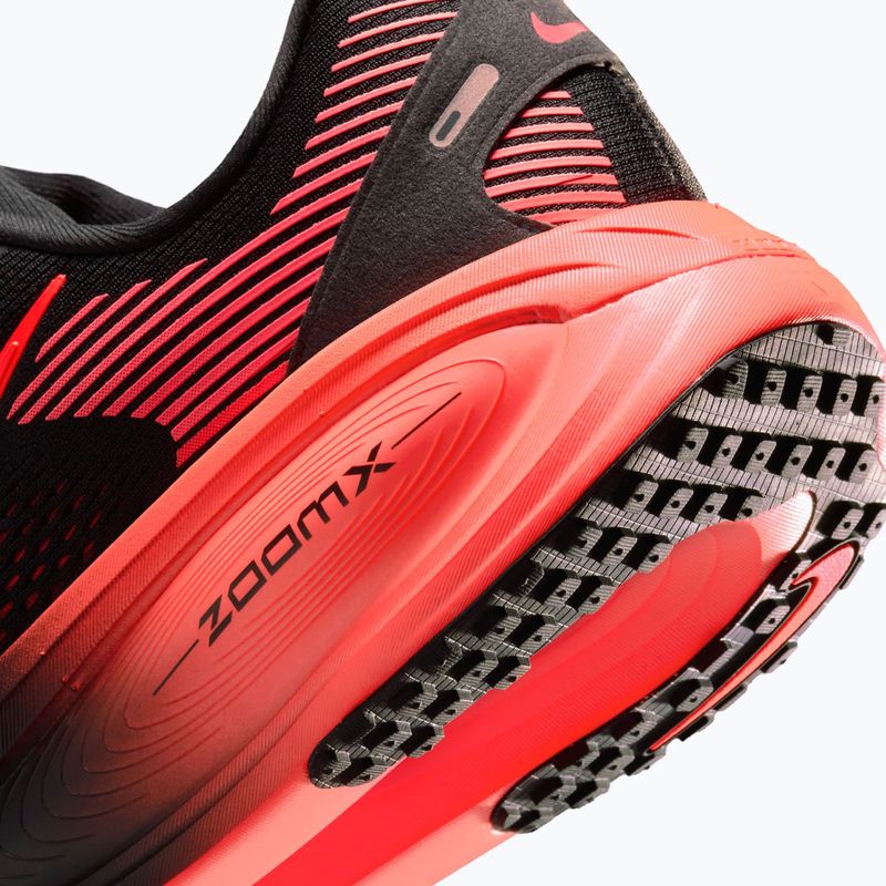 Scarpe da corsa uomo Nike Vomero 18 black/university red/bright crimson 8