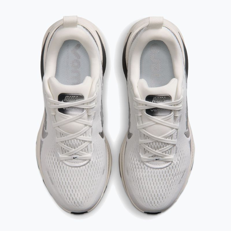 Scarpe da corsa donna Nike Vomero 18 summit white/sail/metallic silver 4