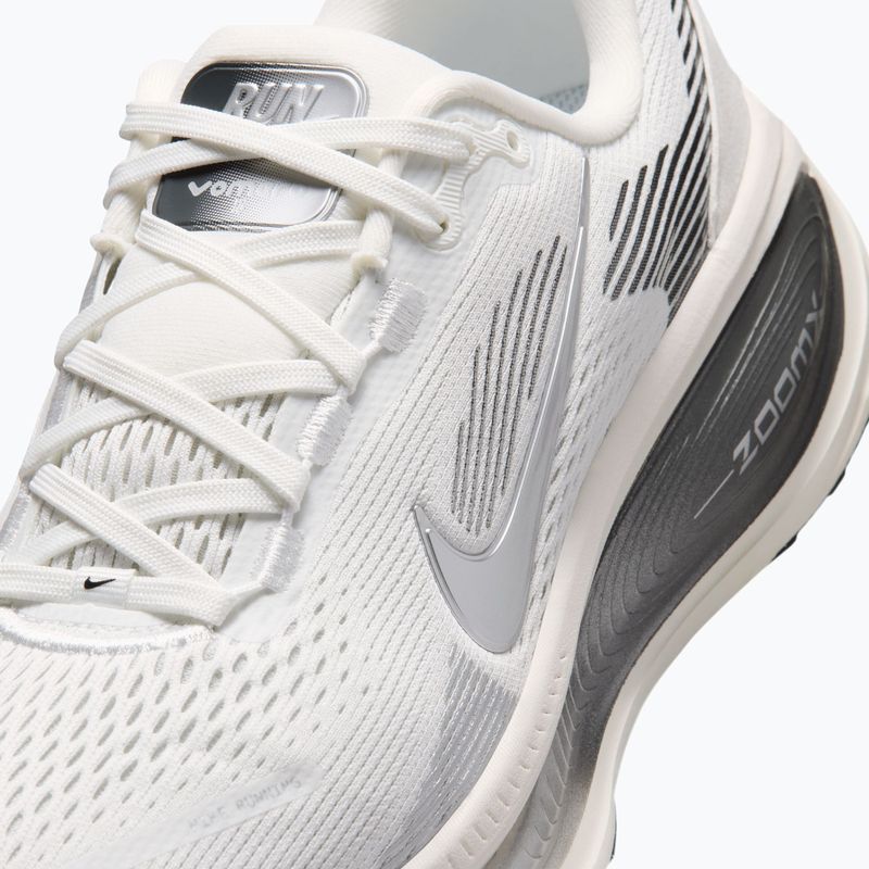 Scarpe da corsa donna Nike Vomero 18 summit white/sail/metallic silver 5