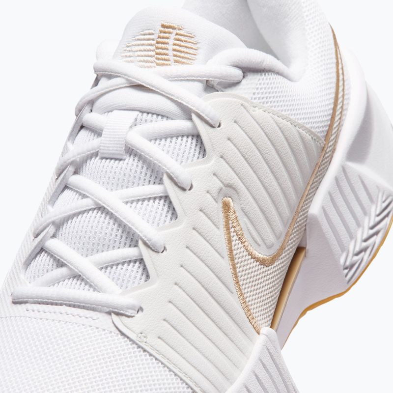 Scarpe da tennis donna Nike GP Challenge Pro white/summit white/linen/light orewood brown 4