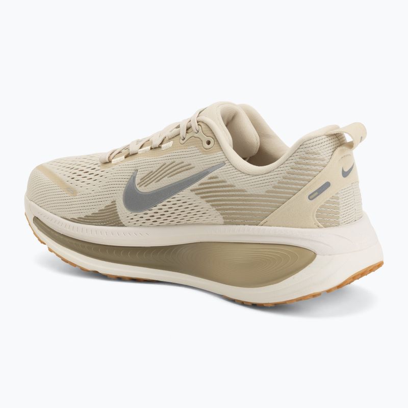 Scarpe da corsa uomo Nike Vomero 18 light khaki/desert khaki/metallic silver 3