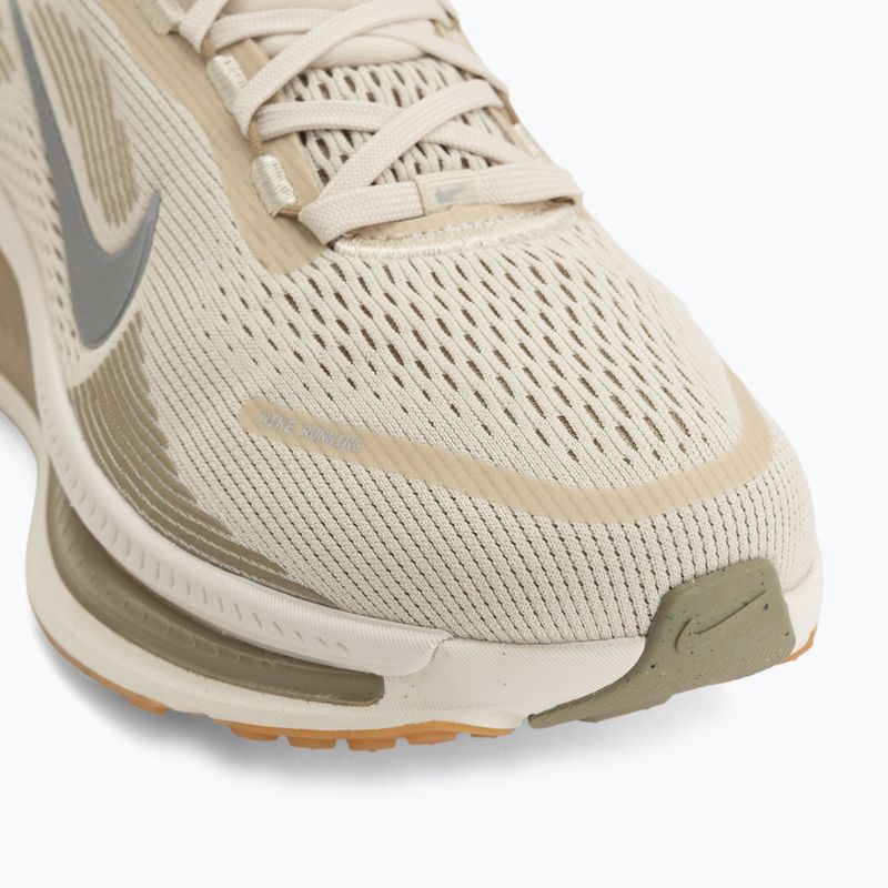 Scarpe da corsa uomo Nike Vomero 18 light khaki/desert khaki/metallic silver 7