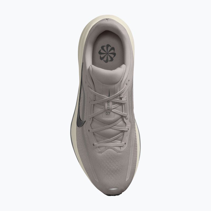 Scarpe da corsa uomo Nike Quest 7 light iron ore/light bone/flat pewter/black 4