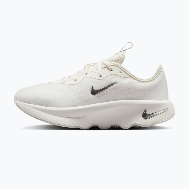 Scarpe da donna Nike Motiva 2 summit white/phantom/metallic silver 2
