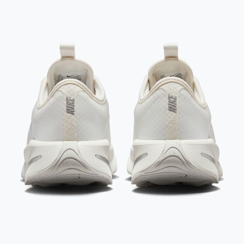 Scarpe da donna Nike Motiva 2 summit white/phantom/metallic silver 4