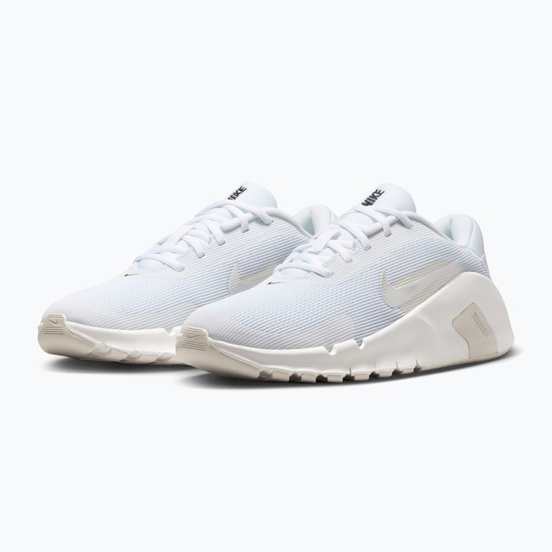 Scarpe da allenamento donna Nike Flex Train white/sail/phantom/ metallic silver 3