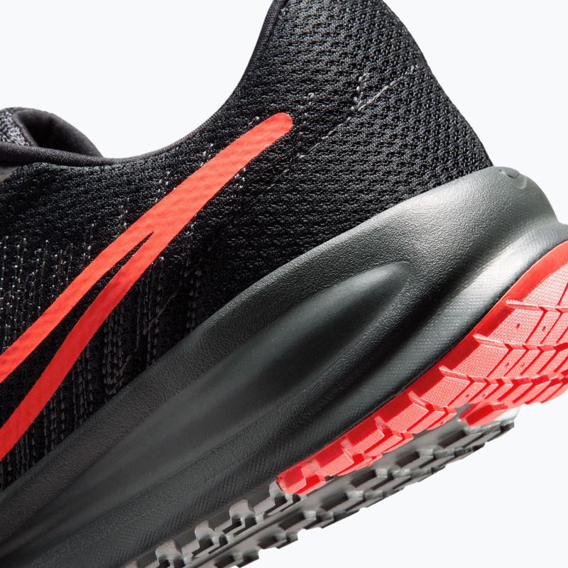 Scarpe da corsa uomo Nike Run Defy Black/Anthracite/Bright Crimson 8