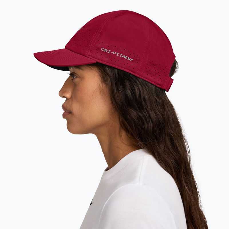 Cappellino con visiera Nike Dri-FIT ADV Club team red/pale ivory 3