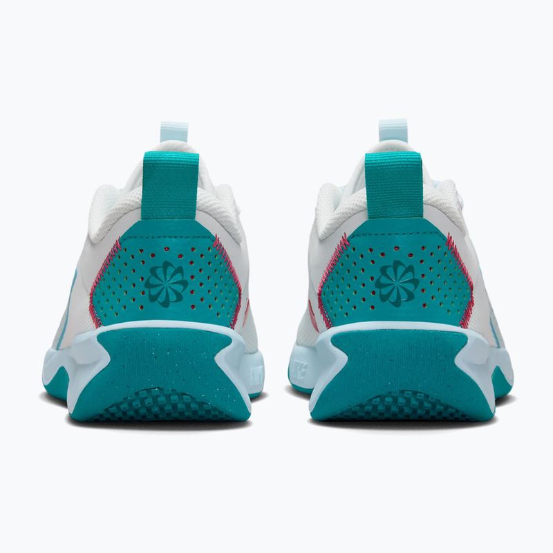 Scarpe Nike Omni Multi-Court off white/energy/glacier blue 12