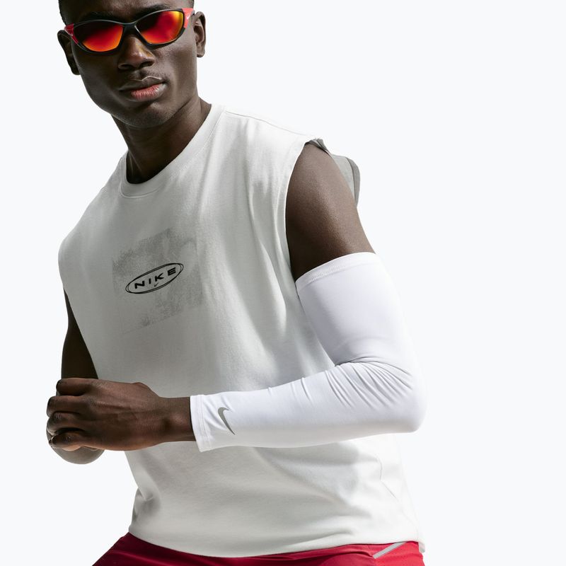 Pantaloncini da corsa da uomo Nike Miler tough red/sport red 4
