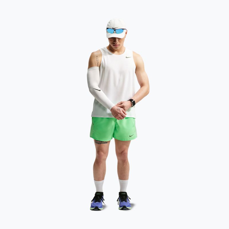 Pantaloncini da corsa da uomo Nike Miler illusion green 2