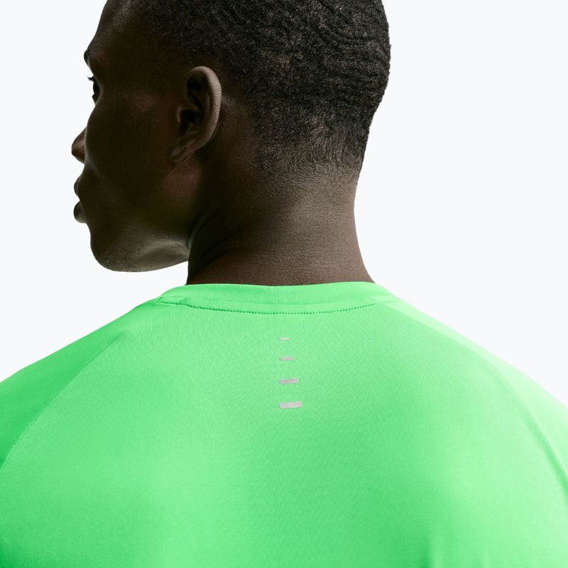 Maglia da corsa da uomo Nike Stride green spark 5