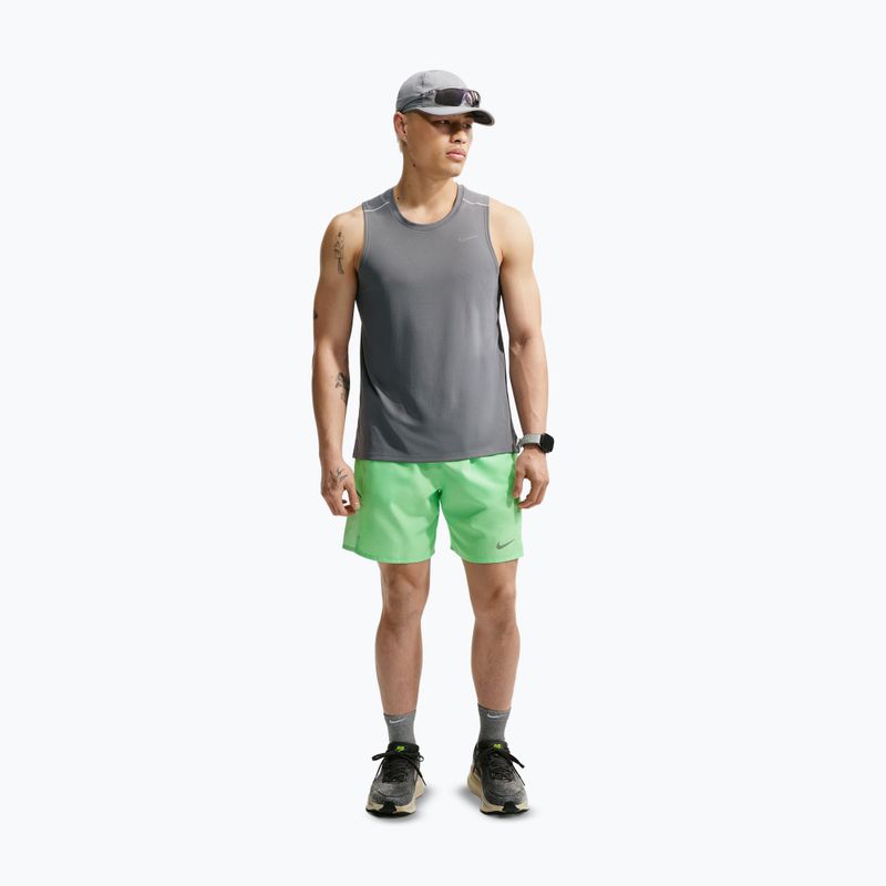 Pantaloncini da corsa da uomo Nike Miler illusion green 2