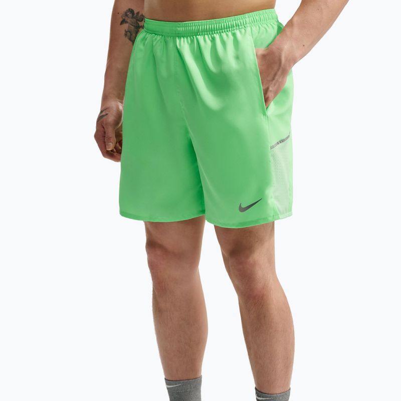 Pantaloncini da corsa da uomo Nike Miler illusion green 5