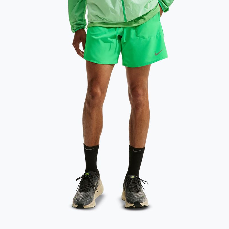 Pantaloncini da corsa da uomo Nike Stride Dri-Fit 2in1 7" green spark