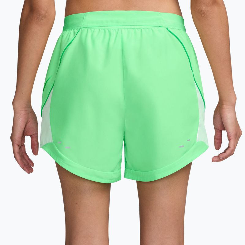 Pantaloncini da corsa da donna Nike Tempo Dri-Fit Unlined illusion green/barely green/green spark 2