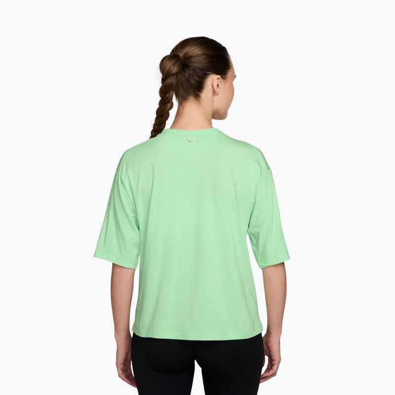 Maglia da allenamento donna Nike 24.7 ImpossiblySoft Light cucumber calm/illusion green 2
