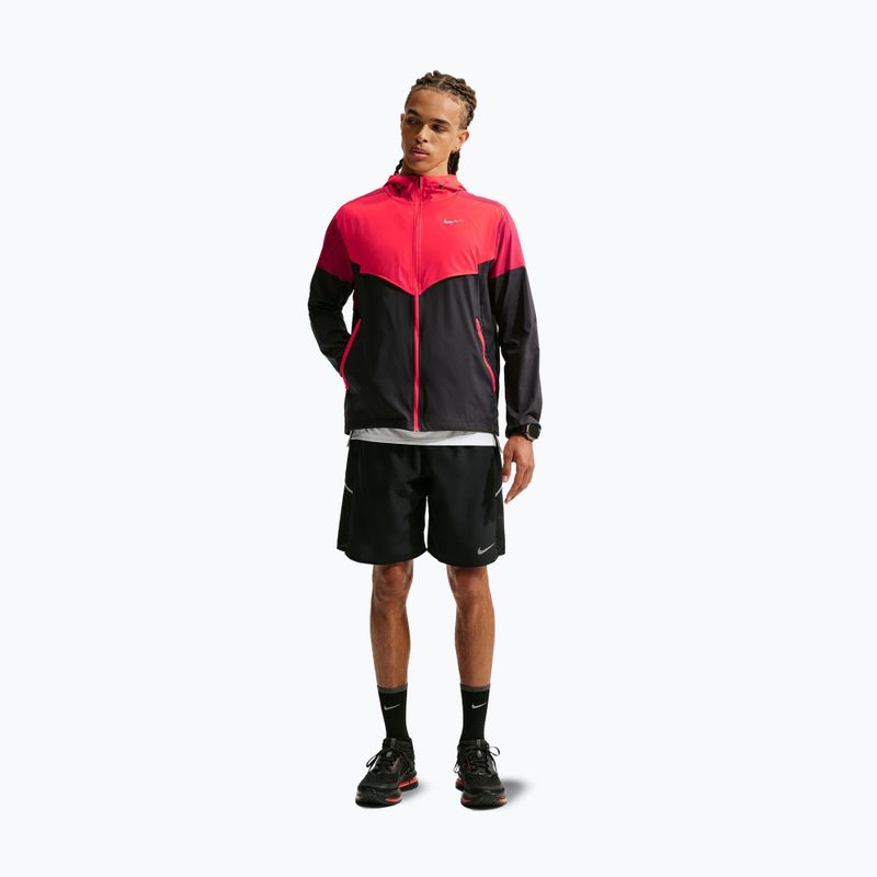 Giacca da corsa da uomo Nike Impossibly Light Windrunner black/light crimson/tough red 2