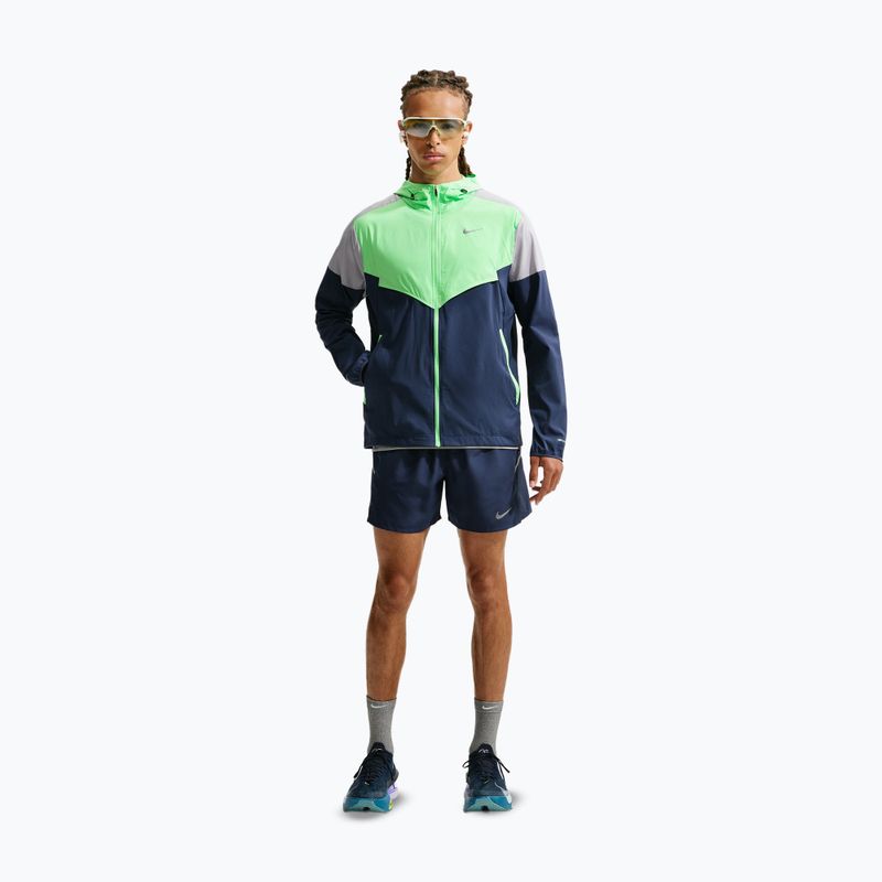 Giacca da corsa da uomo Nike Impossibly Light Windrunner midnight navy/illusion green/wolf grey 2