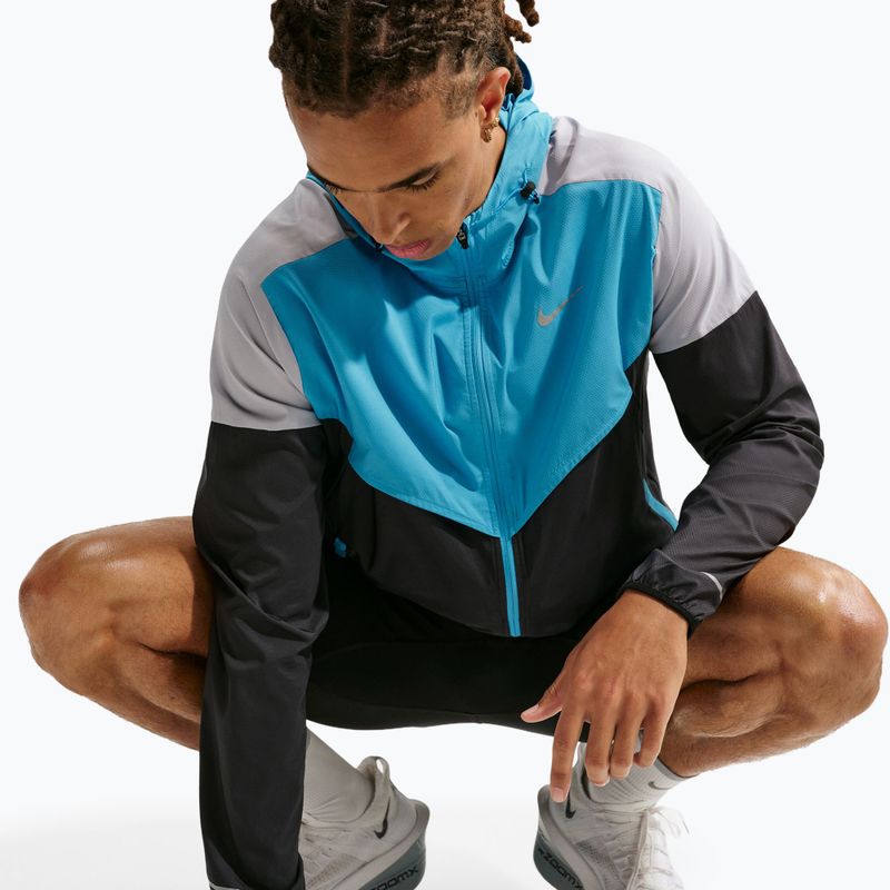 Giacca da corsa da uomo Nike Impossibly Light Windrunner black/light current blue/wolf grey 7