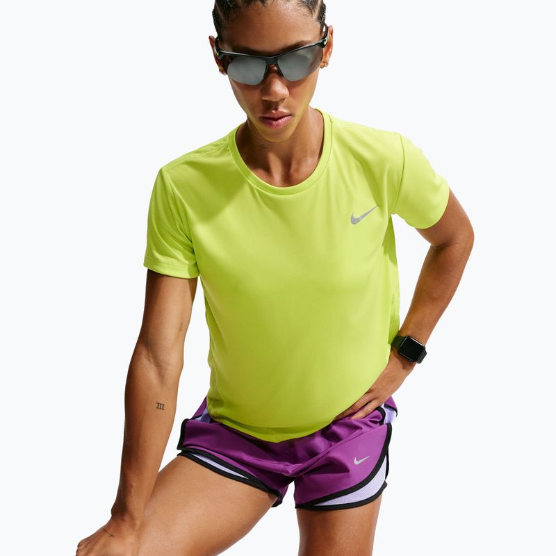 Pantaloncini da corsa da donna Nike Tempo Dri-Fit Mid-Rise bold berry/purple pulse 5