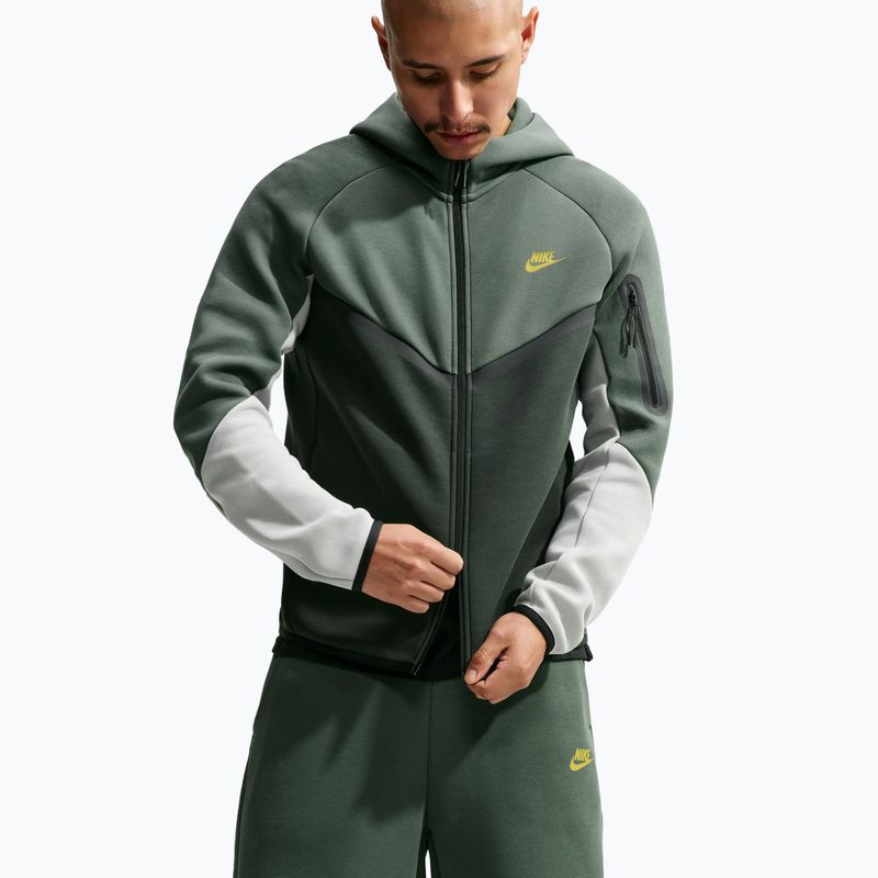 Felpa da uomo Nike Tech Windrunner Full Zip camo green/black spruce/chrome yellow 4