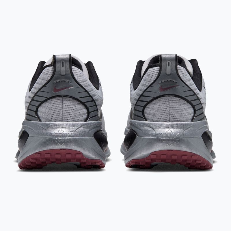 Scarpe da corsa donna Nike Vomero 18 vast grey/metallic silver/black 2