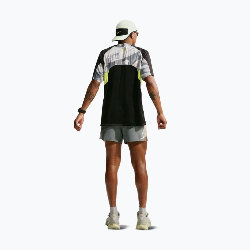 Maglia da corsa da uomo Nike Dri-FIT Printed SS smoke grey/black/light lemon twist 3