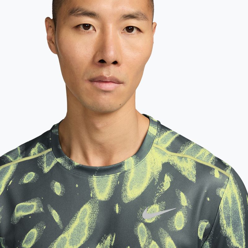 Maglia da corsa da uomo Nike Miler Dri-Fit UV camo green 3