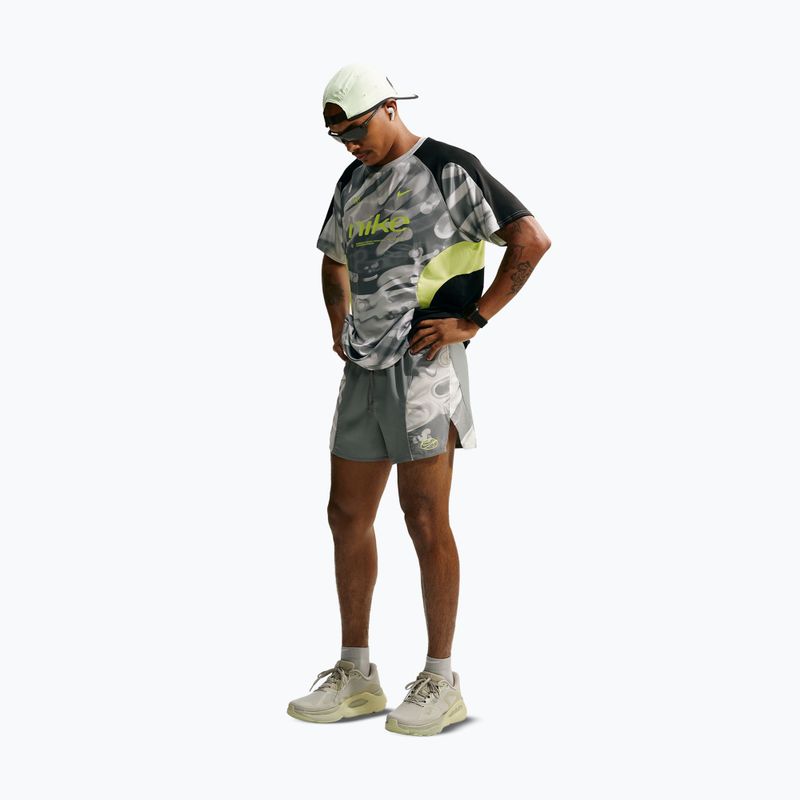 Pantaloncini da corsa da uomo Nike Dri-Fit 4" smoke grey/black/light lemon twist 2