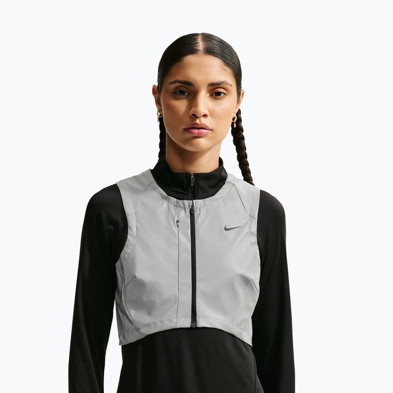 Gilet da corsa donna Nike Swift Flash metallic cool grey/black 4