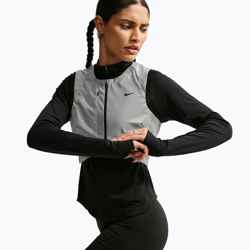 Gilet da corsa donna Nike Swift Flash metallic cool grey/black 5