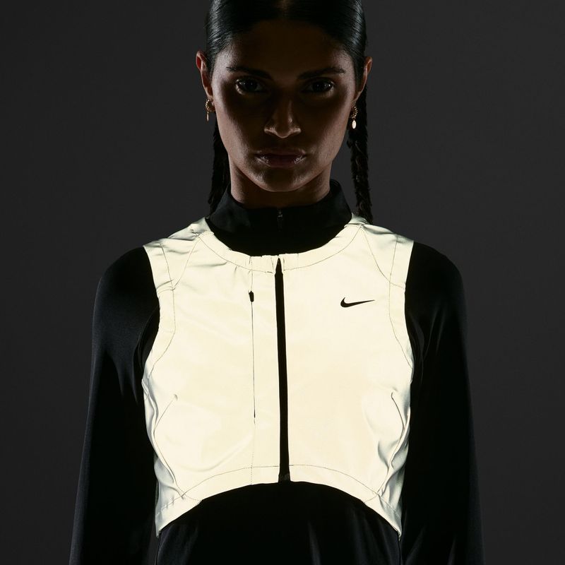Gilet da corsa donna Nike Swift Flash metallic cool grey/black 7