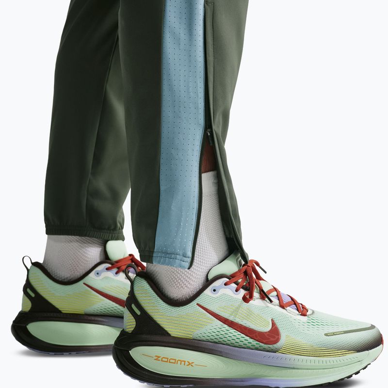 Pantaloni da running da uomo Nike Miler Dri-Fit Woven camo green/mineral slate 7