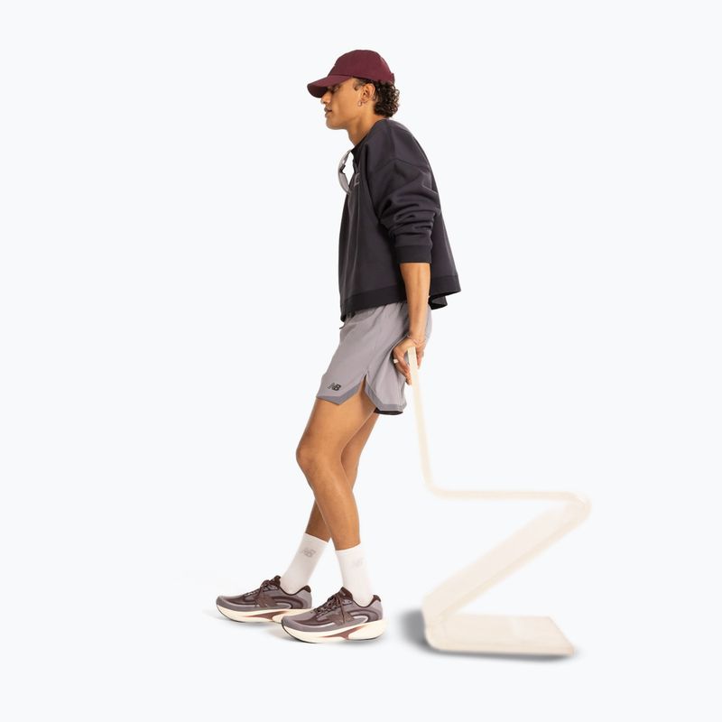 Pantaloncini da corsa da uomo New Balance Run Essentials 5" Short off-line grey/smoked violet 3