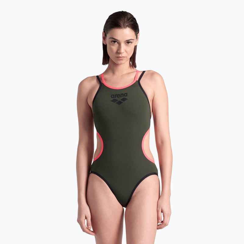 Costume da bagno intero donna arena One Double Cross Back One Piece dark sage/nero/rosso fluo 4