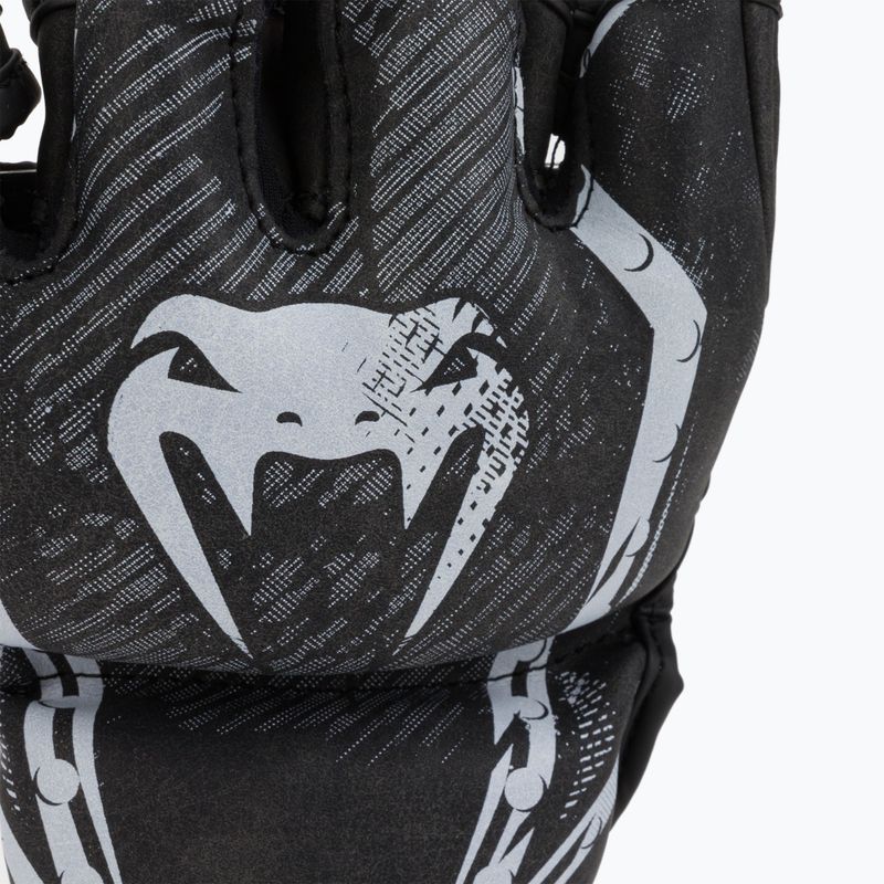 Venum GLDTR 4.0 guanti da grappling da uomo bianchi e neri VENUM-04166 5