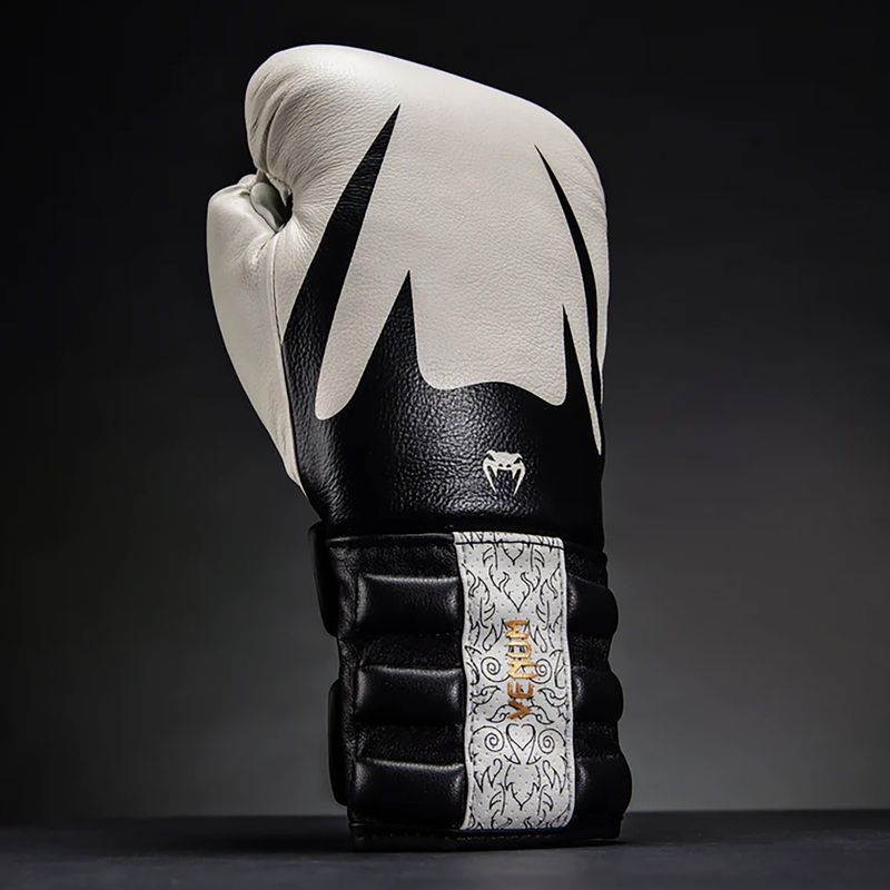 Guantoni da boxe Venum Reverso bianco/nero 9