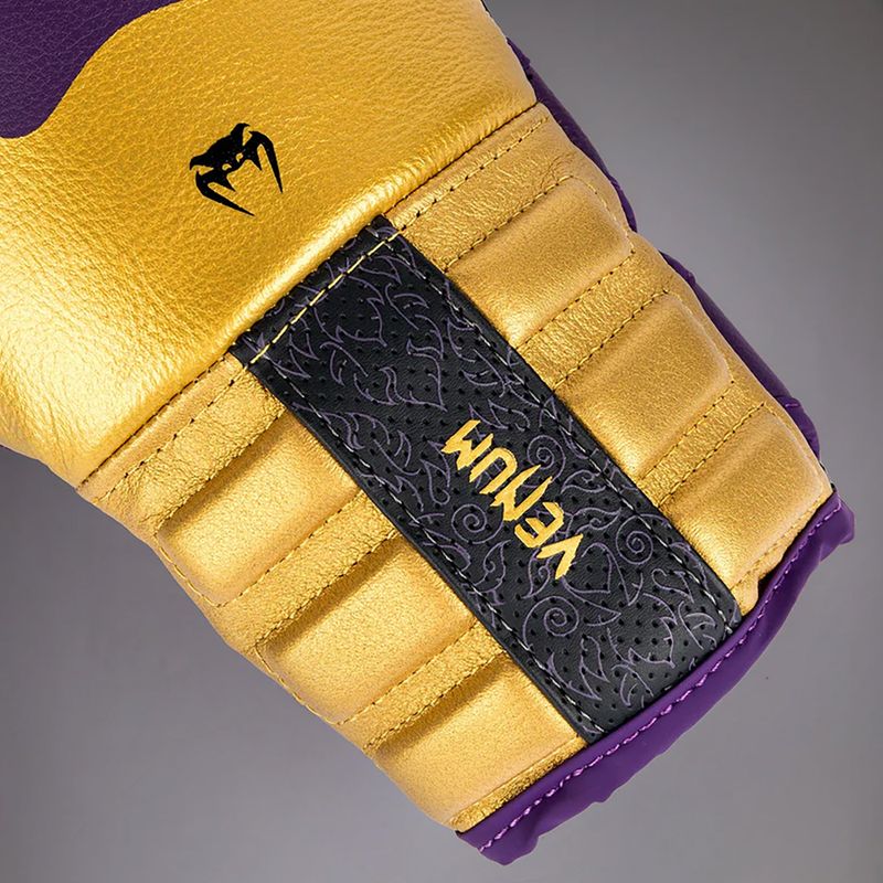 Guantoni da boxe Venum Reverso viola scuro/oro 4