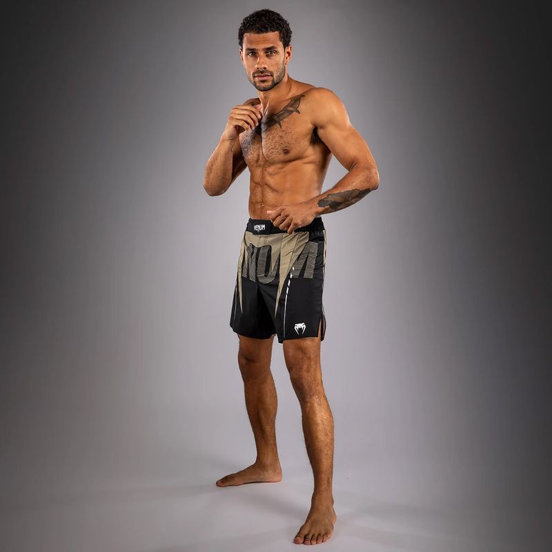 Pantaloncini da allenamento uomo Venum Adrenaline Fight black/sand 2