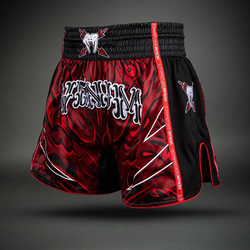 Pantaloncini da allenamento uomo Venum Wolf Attack Muay Thai Shorts black/red 4