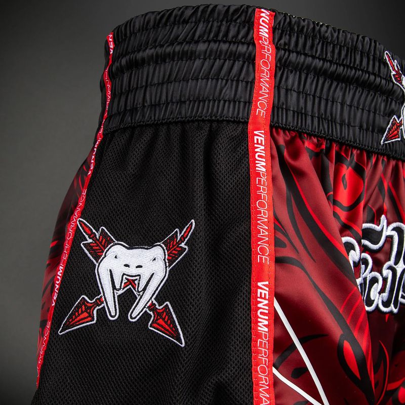 Pantaloncini da allenamento uomo Venum Wolf Attack Muay Thai Shorts black/red 5