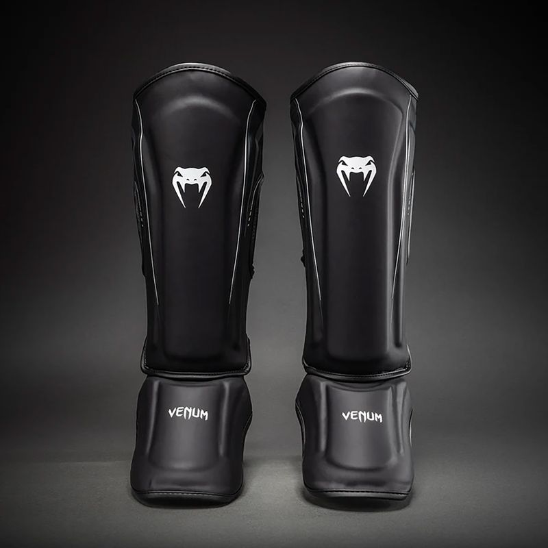 Parastinchi e protezioni per i piedi Venum Streamline Shin black/white 2