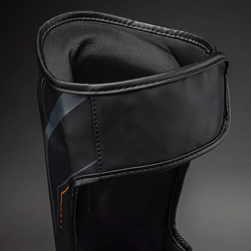 Parastinchi e protezioni per i piedi Venum Streamline Shin black/gold 4