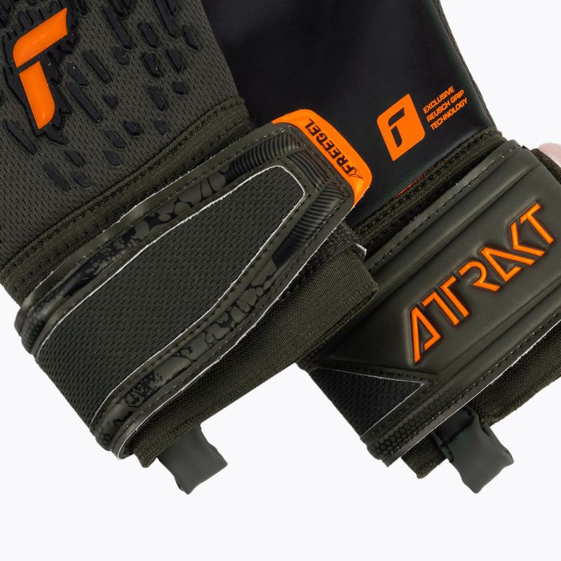 Guanti da portiere Reusch Attrakt Freegel Silver verde deserto/arancio shocking/nero 4