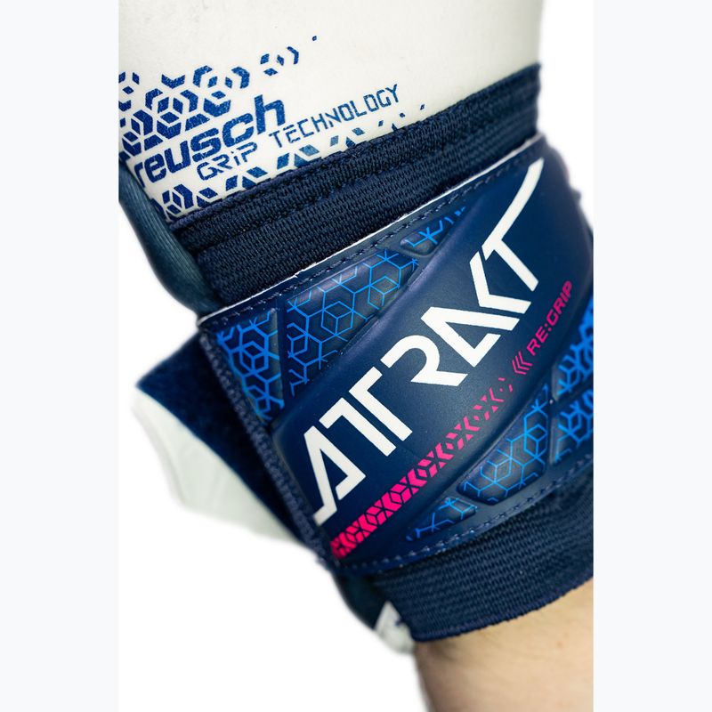 Guanti da portiere Reusch Attrakt RE:GRIP blu/rosa/bianco 8