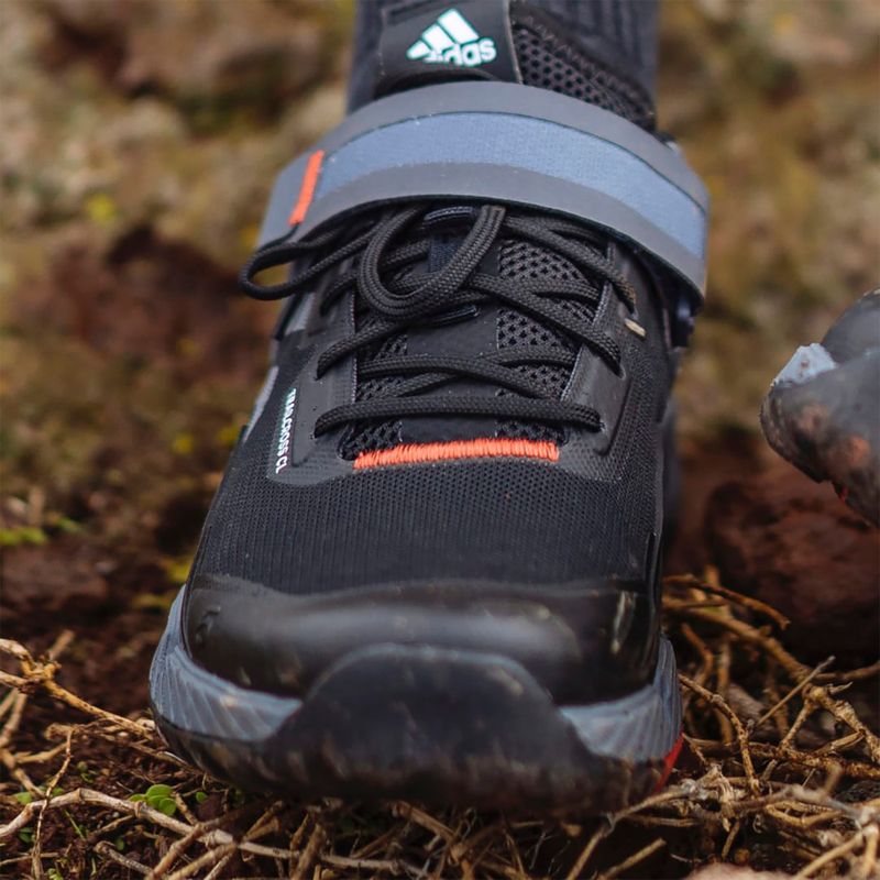 Scarpe da ciclismo MTB da donna adidas FIVE TEN Trailcross Clip In core black/grey three/red 16